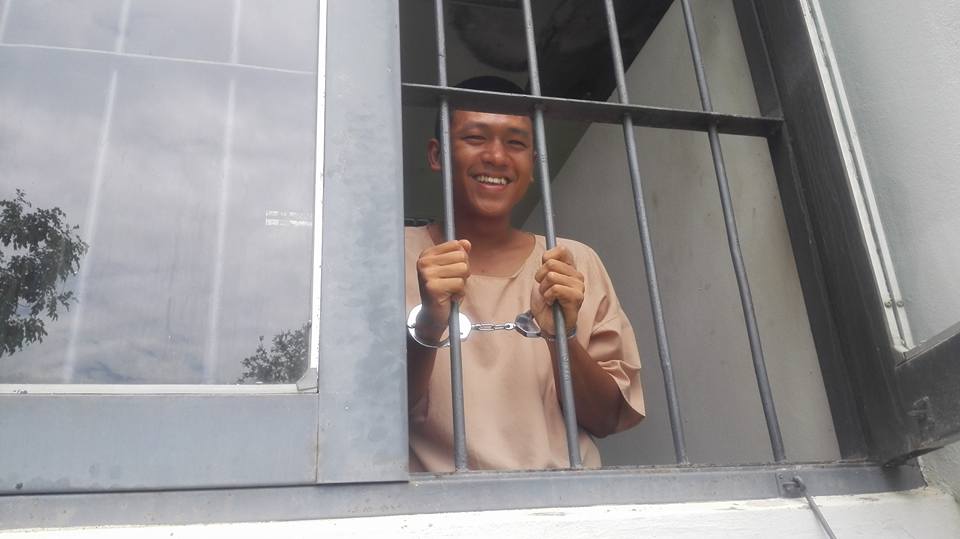 Mr Jatupat Boonpattaraksa detained during the hearing at the Khon Kaen Court